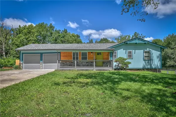 11708 E 74th TER, Kansas City, MO 64133