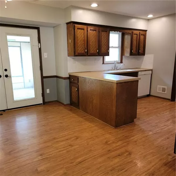 Greenwood, MO 64034,306 14TH AVE #N