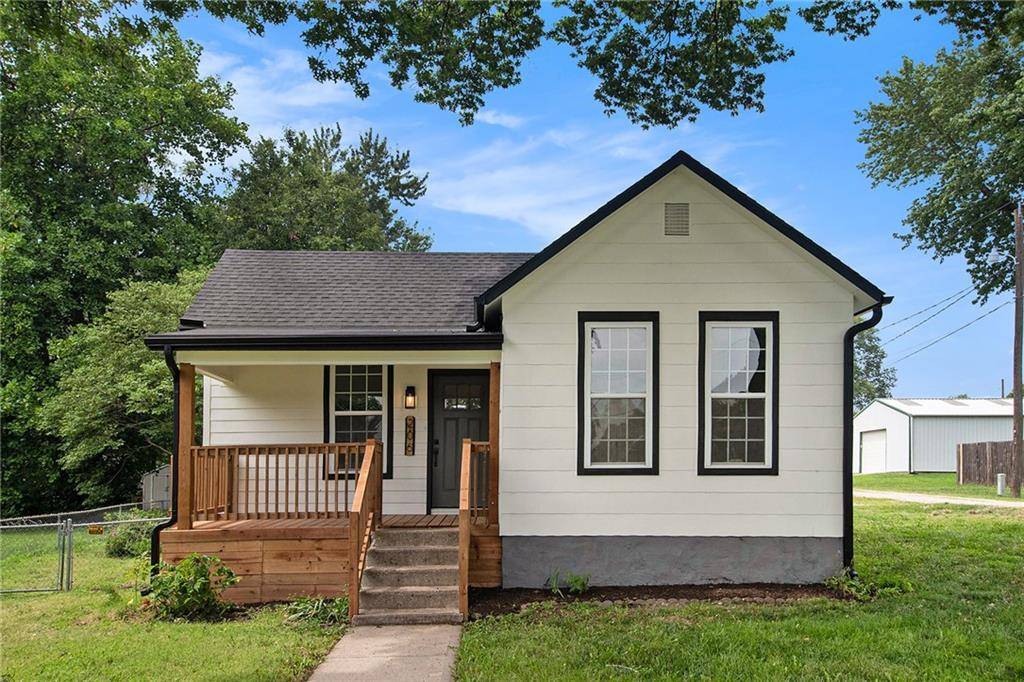 Lansing, KS 66043,206 S 2nd ST