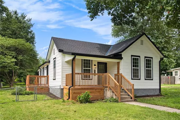 Lansing, KS 66043,206 S 2nd ST