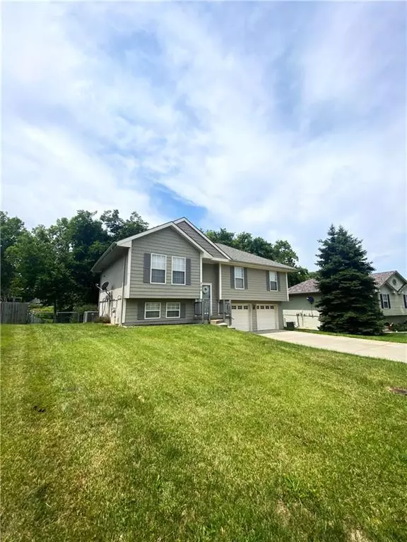 Excelsior Springs, MO 64024,702 Lodwick LN