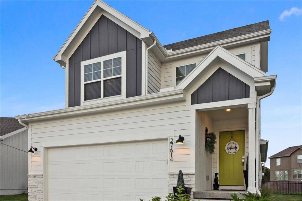 27614 S Red Fox ST, Lee's Summit, MO 64086