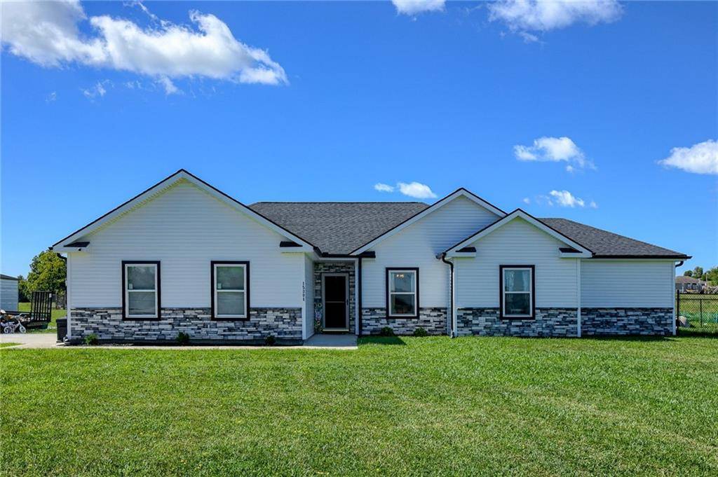 15304 NE Robindale LN, Adrian, MO 64720