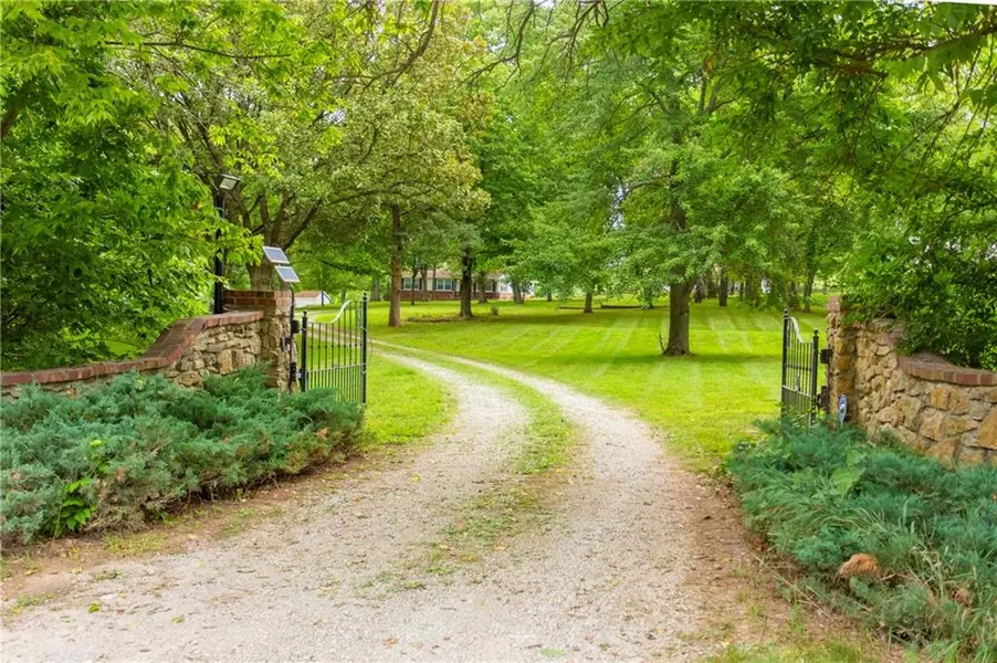 24919 S Prospect AVE, Cleveland, MO 64734