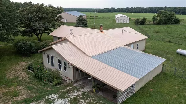 Deepwater, MO 64740,11613 SE Z HWY