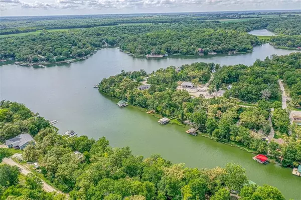 La Cygne, KS 66040,17 Elm LN