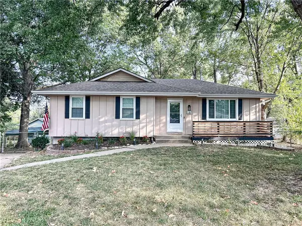 2407 SW Moore ST, Blue Springs, MO 64015