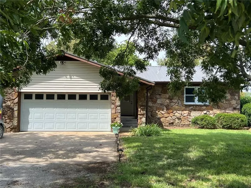 101 S Williams ST, Girard, KS 66743