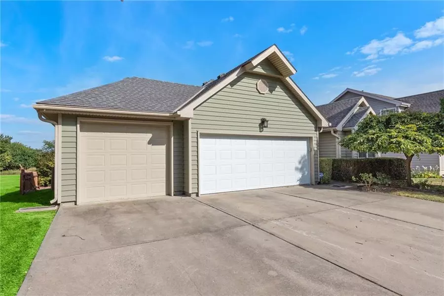 15905 Harold DR, Belton, MO 64012