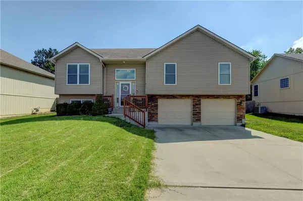 1411 NE Amanda Jean WAY, Grain Valley, MO 64029