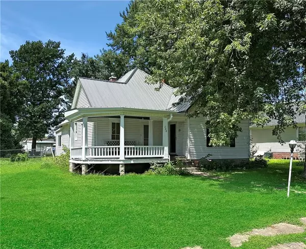 208 N Main ST, Corder, MO 64021