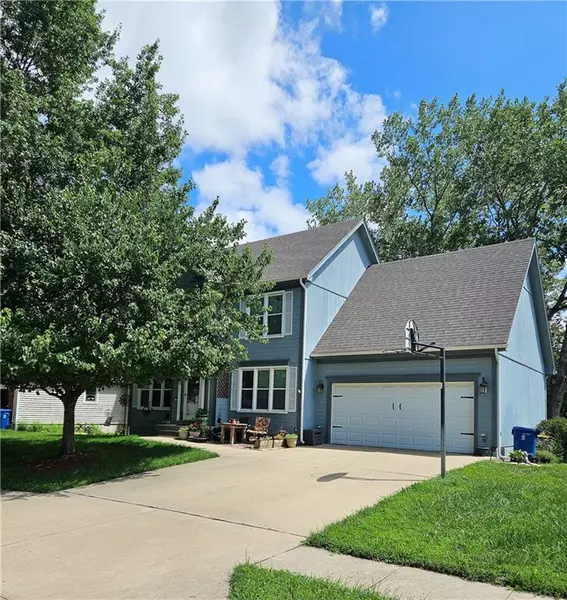 1717 S Patricia DR, Kearney, MO 64060