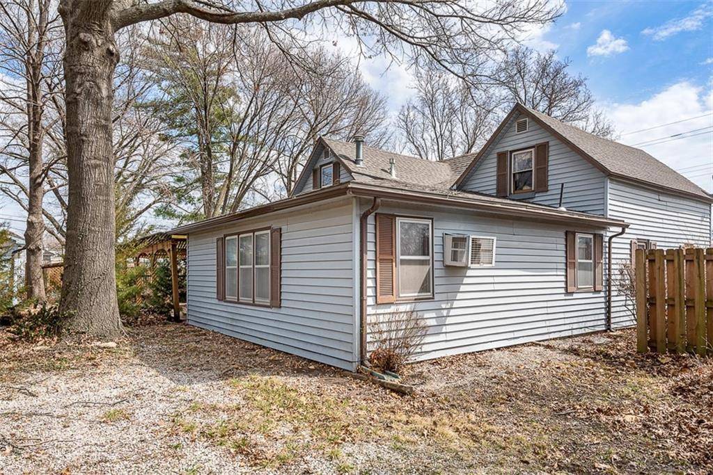 Wellsville, KS 66092,115 W 7th ST