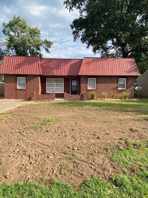 210 W Lincoln ST, Frontenac, KS 66763