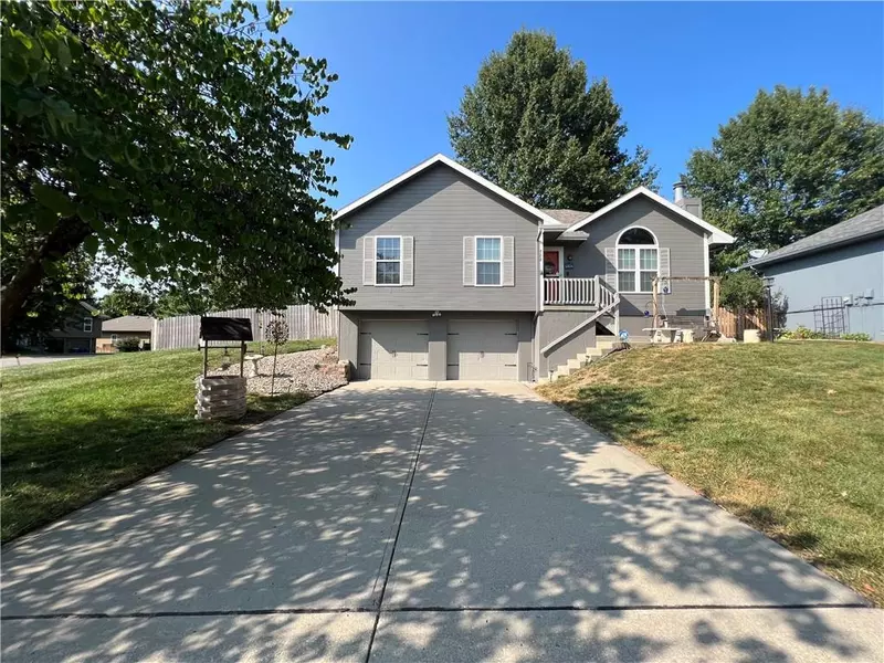 722 Southbrook Pkwy, Kearney, MO 64060