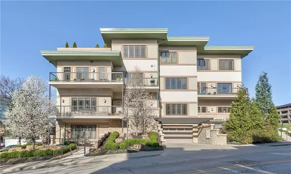 Kansas City, MO 64111,300 W 45 TER #301