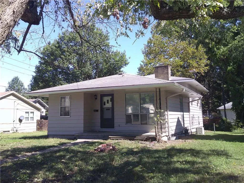 Paola, KS 66071,507 S Pearl ST