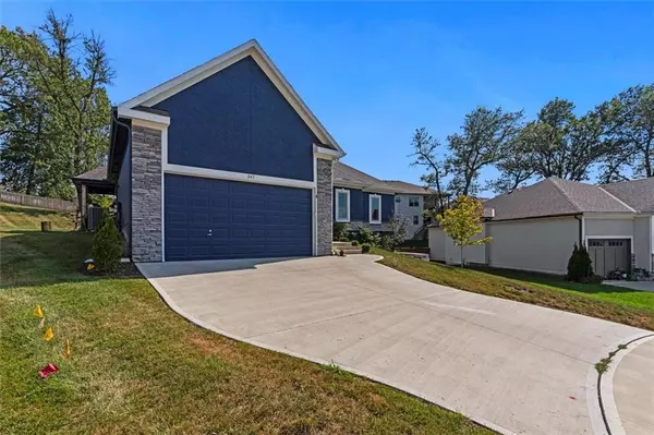 Blue Springs, MO 64014,845 SE Hillside CIR