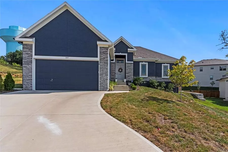 845 SE Hillside CIR, Blue Springs, MO 64014