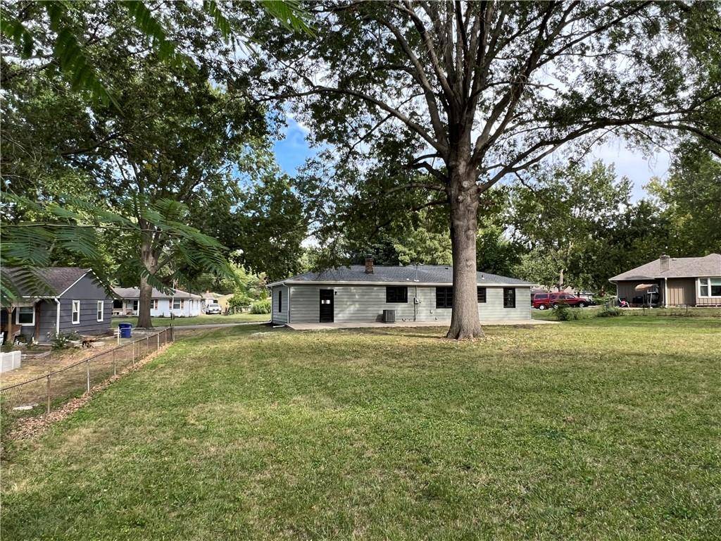 Raytown, MO 64138,7520 Harris AVE