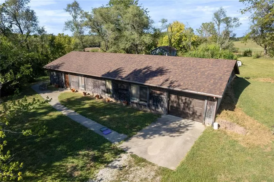 14820 Pleasant Grove RD, Camden Point, MO 64018