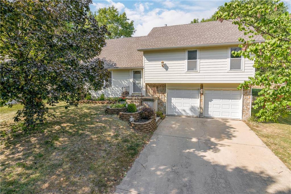 15110 W 82nd TER, Lenexa, KS 66219