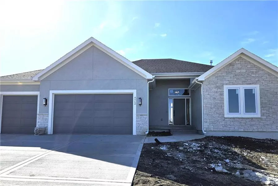 4564 Aspen DR, Basehor, KS 66007