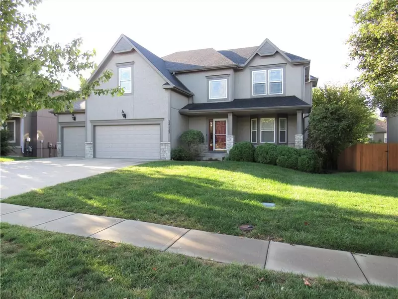 24123 W 79th TER, Lenexa, KS 66227