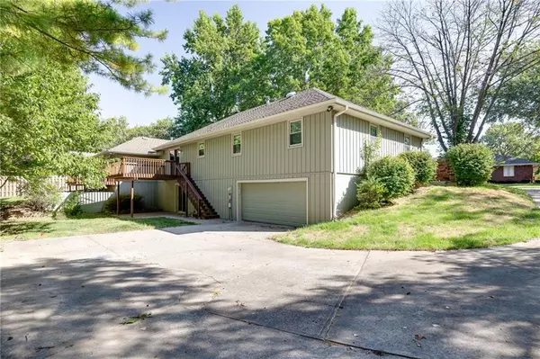 St Joseph, MO 64506,3606 W Colony SQ