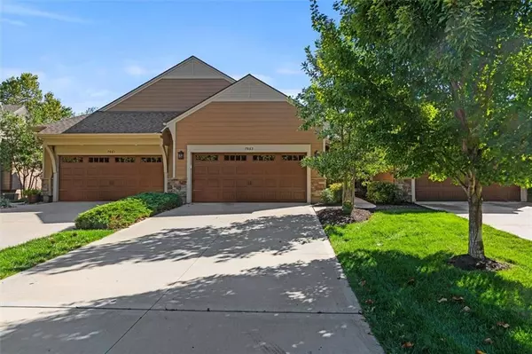 7863 W 158th ST, Overland Park, KS 66223