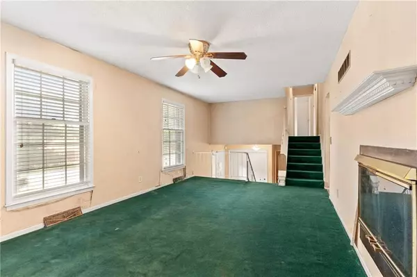 Parkville, MO 64152,6919 NW Searcy DR