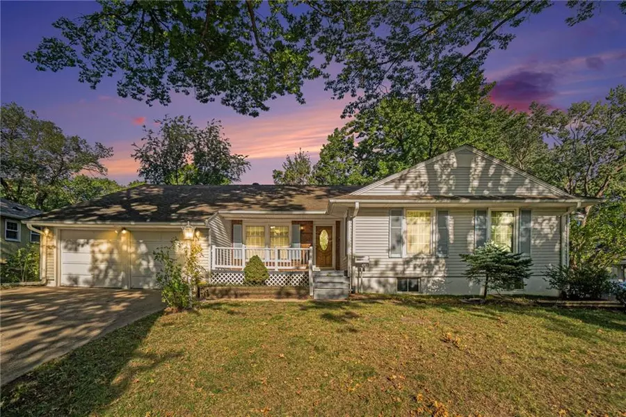 4921 Mohawk DR, Roeland Park, KS 66205