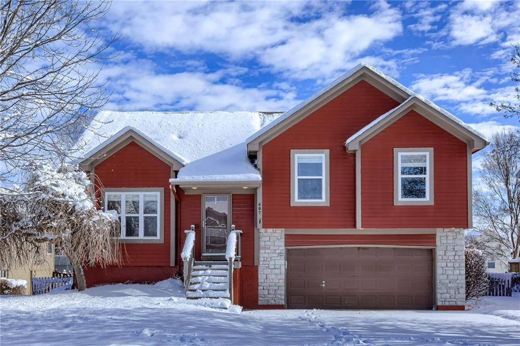 607 Bradford CT, Raymore, MO 64083
