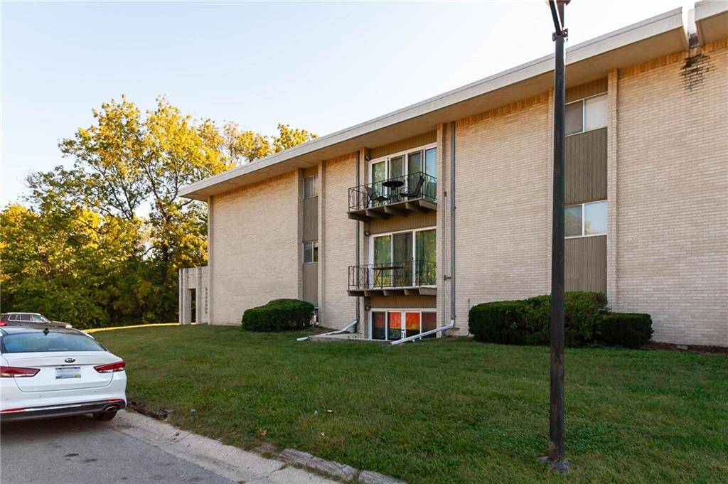 St Joseph, MO 64506,2811 Pembroke LN #B23
