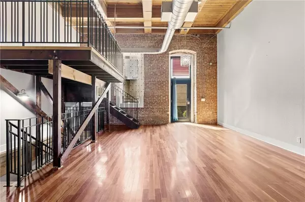 Kansas City, MO 64105,609 CENTRAL ST #1105