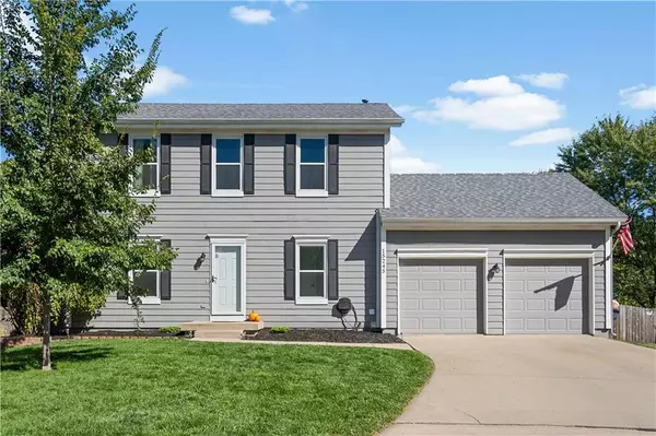 15245 S Sturgeon DR, Olathe, KS 66062