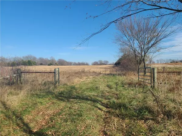 Paola, KS 66071,00000 Lookout RD