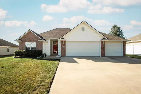 307 Crestview DR, Grain Valley, MO 64029