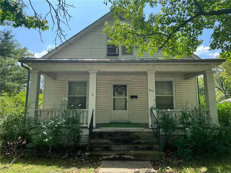 705 S Main ST, Windsor, MO 65360