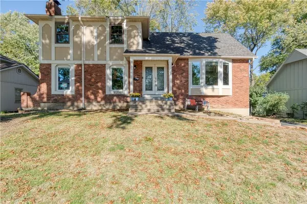 10206 W 98th TER, Overland Park, KS 66212