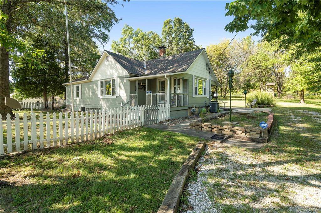 7832 Kansas AVE, Kansas City, KS 66111