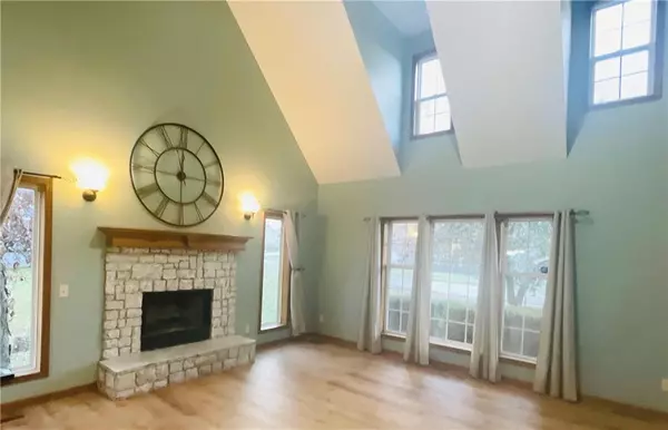 Trimble, MO 64492,6009 SW Walnut CV