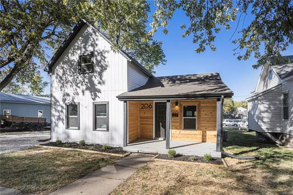 Paola, KS 66071,206 W Kaskaskia ST