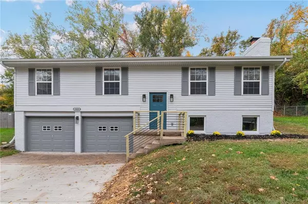 11613 Circle DR, Sugar Creek, MO 64054