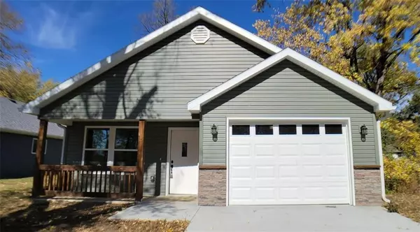 124 E Pacific AVE, Osawatomie, KS 66064