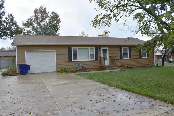 3 Circle DR, Paola, KS 66071