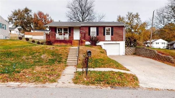 3037 Floyd AVE, St Joseph, MO 64506