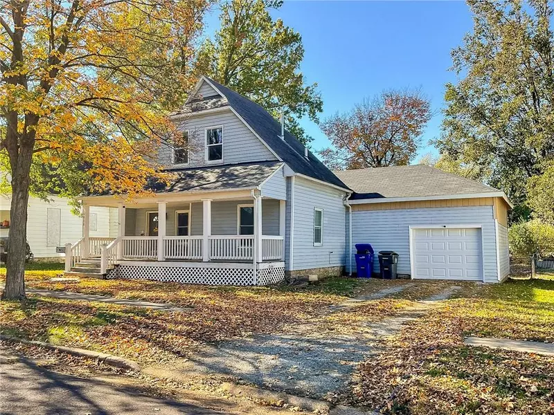 1912 S Quincy AVE, Sedalia, MO 65301