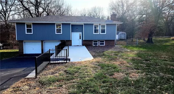 132 SE 125 RD, Warrensburg, MO 64093