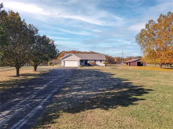 2795 NE 351 Pvt RD, Osceola, MO 64776